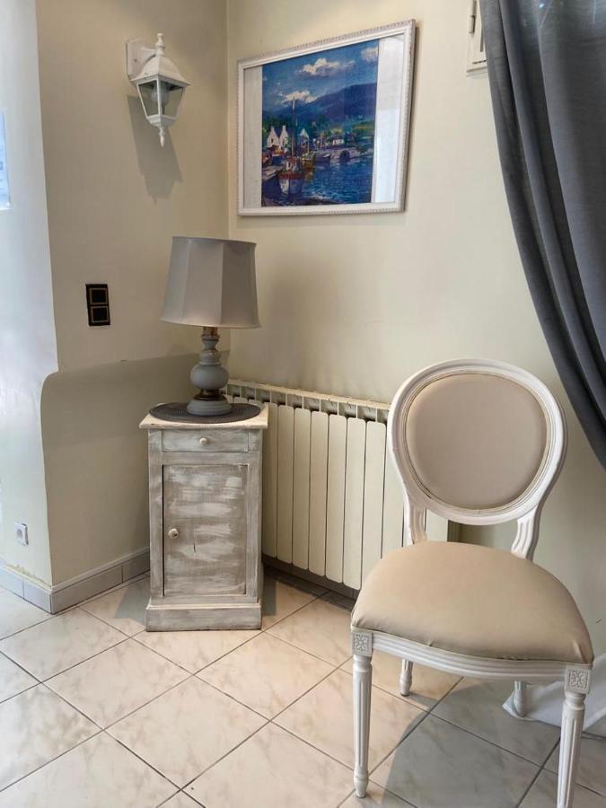 Comme A La Maison
